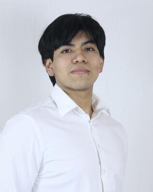 Headshot of Larry Cuazitl