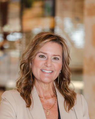 Headshot of Angela Walls