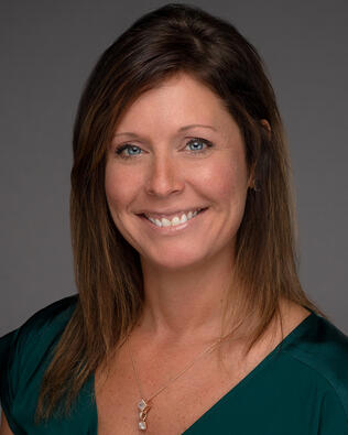 Headshot of Michelle Fraze