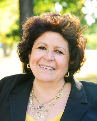 Headshot of ANNA TACINELLI