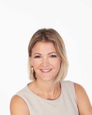 Headshot of Nicole Rinks