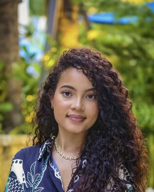 Headshot of Tanya Santiago