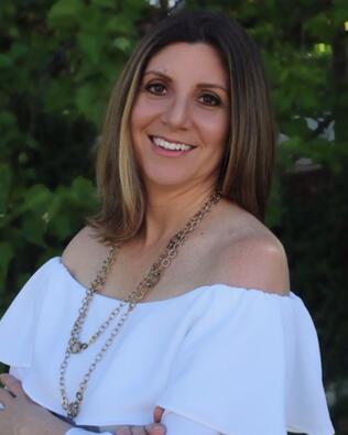 Headshot of Mary Grace Lorenzetti