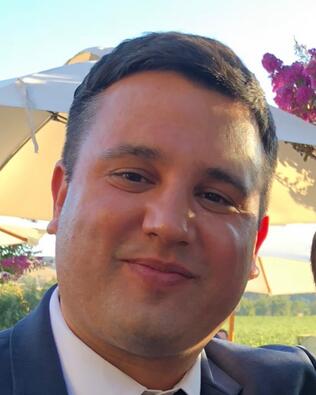 Headshot of Alex Lukavsky