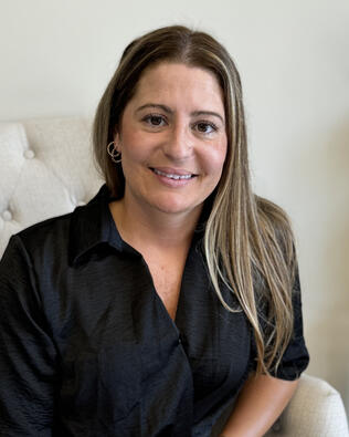 Headshot of Lyndsay Picaro
