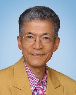 Headshot of Robert Hoashi