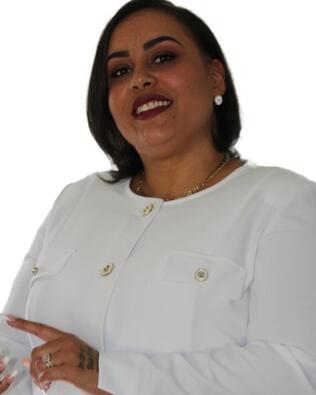 Headshot of Vivian Yexenia Pavon