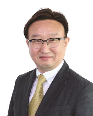 Headshot of Mason Kim