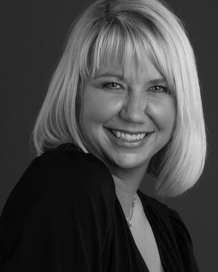 Headshot of Amy Winklhofer