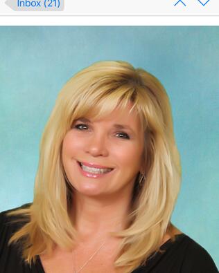 Headshot of Lisa Surroz