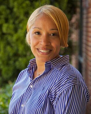 Headshot of Jennifer Acevedo