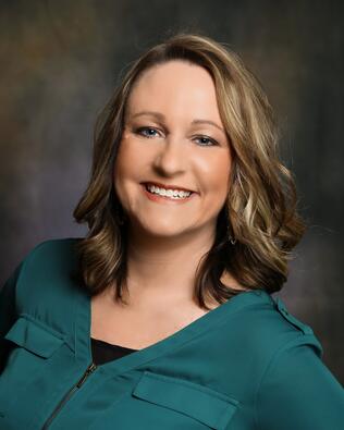 Headshot of Jennifer Burns