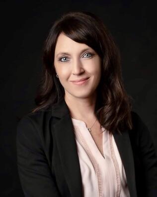 Headshot of Jennifer Vieira