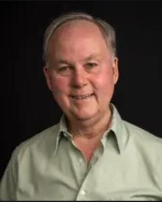 Headshot of Raymond Hellgren