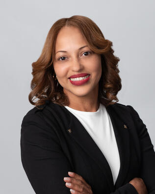 Headshot of Amarilis Ledesma