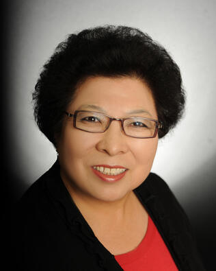 Headshot of Kathy Lee