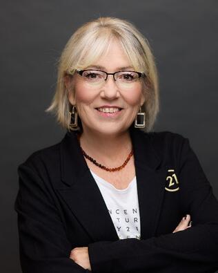 Headshot of Tami Anderson