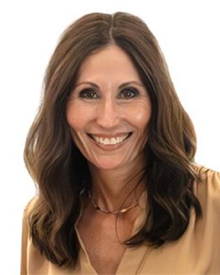 Headshot of Angie Cole