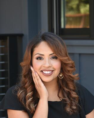 Headshot of Elizabeth Medina