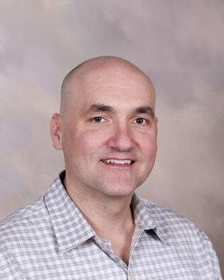 Headshot of Scott Veilleux