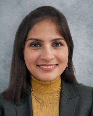 Headshot of Divya Swamy