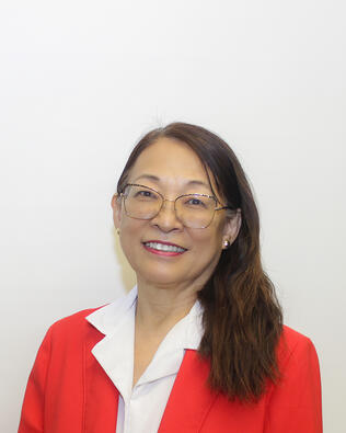Headshot of Helen Cheng