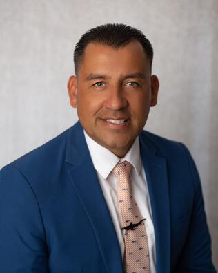 Headshot of Luis Perales