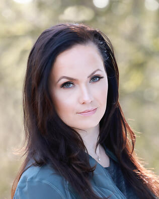 Headshot of Robyn Affleck