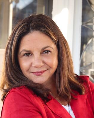 Headshot of Kim Hodson