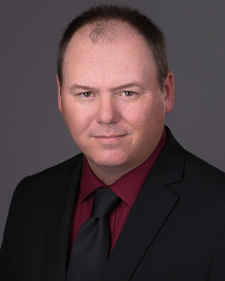 Headshot of Mike Carter