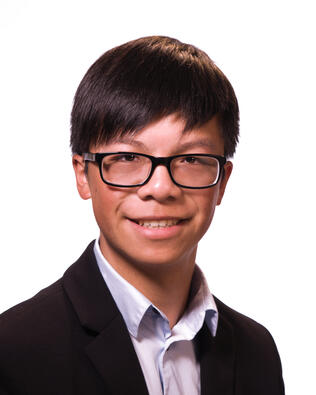 Headshot of Calvin Zhang