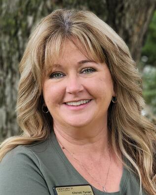 Headshot of Christi Tynan