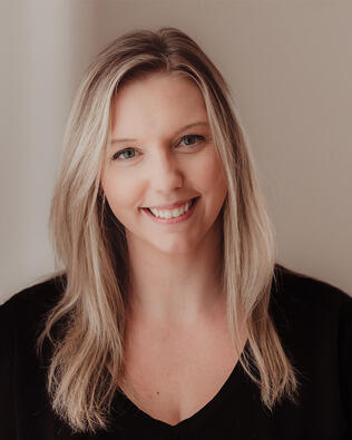 Headshot of Rachel Hawley