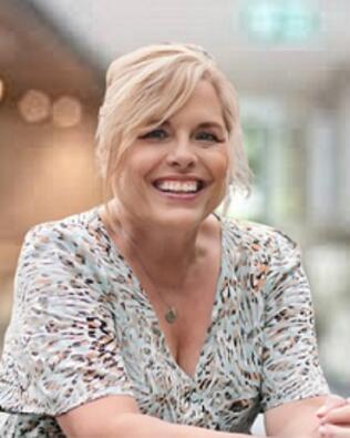 Headshot of Mary Beth Welsh
