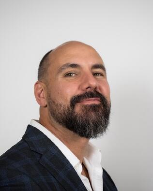 Headshot of Patrick Hollingsworth