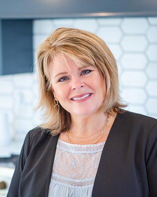 Headshot of Angie Edington
