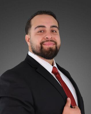 Headshot of Carlos Castro