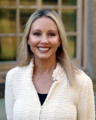 Headshot of Jill Gee