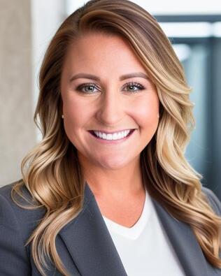 Headshot of Stephanie Thompson