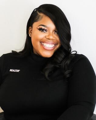 Headshot of Ajhanee Johnson