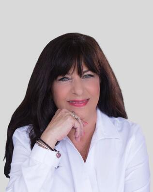 Headshot of Teresa Phillips