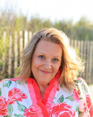 Headshot of Danielle Stewart