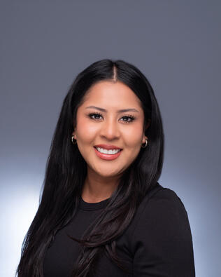 Headshot of Kimberly Cruz
