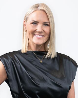 Headshot of Pamela Harmon
