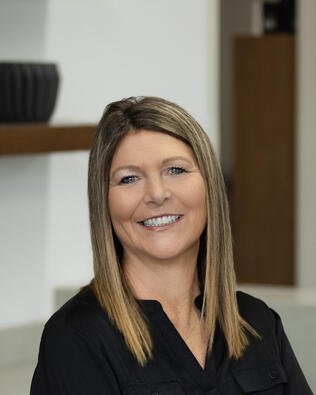 Headshot of Lori Becker