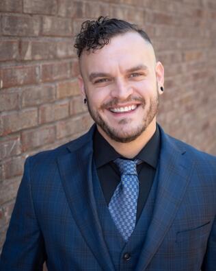 Headshot of Evan Linen