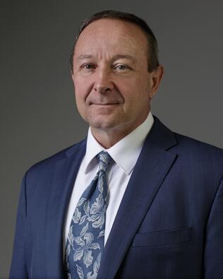 Headshot of Ronnie Hale