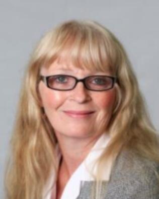 Headshot of Ellyn Franklin