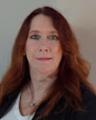 Headshot of Rochelle Dix
