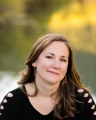 Headshot of Julie Yocum